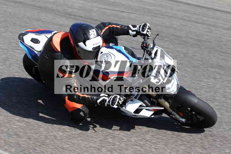 /44 09.08.2025 Plüss Moto Sport ADR/Freies Fahren/327